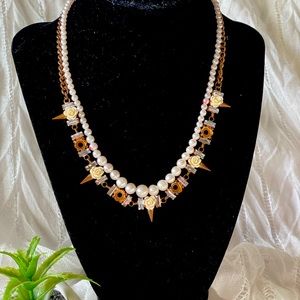 Antique chain with white rose pointed spacer, White faux pearl - 2 strands